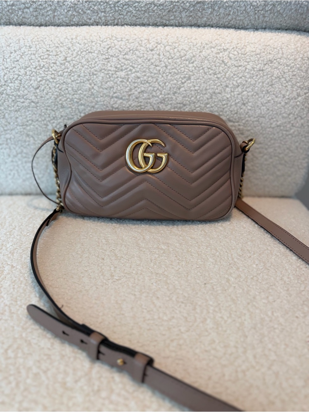 Gucci GG Marmont Chevron Leather Crossbody in Taupe - Picture 3 of 13